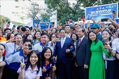 Thủ tướng Chính phủ: 'Thần tốc táo bạo' để đưa Việt Nam trở thành trung tâm đổi mới sáng tạo