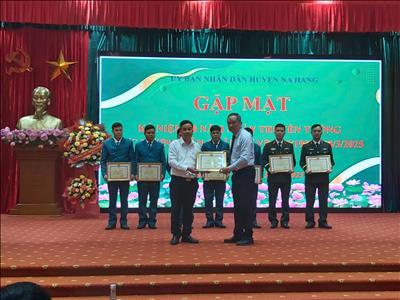 Ban chỉ huy quân sự Công ty Thủy điện Tuyên Quang nhận giấy khen nhân kỷ niệm 90 năm ngày truyền thống dân quân tự vệ