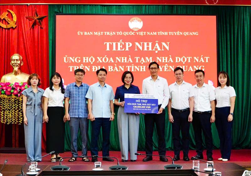 Công ty Thủy điện Tuyên Quang hưởng ứng phong trào thi đua xóa nhà tạm, nhà dột nát năm 2025